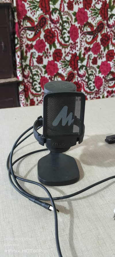 maono dm 20 RGB USB microphone