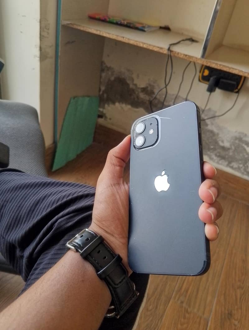 Apple iPhone 12 2