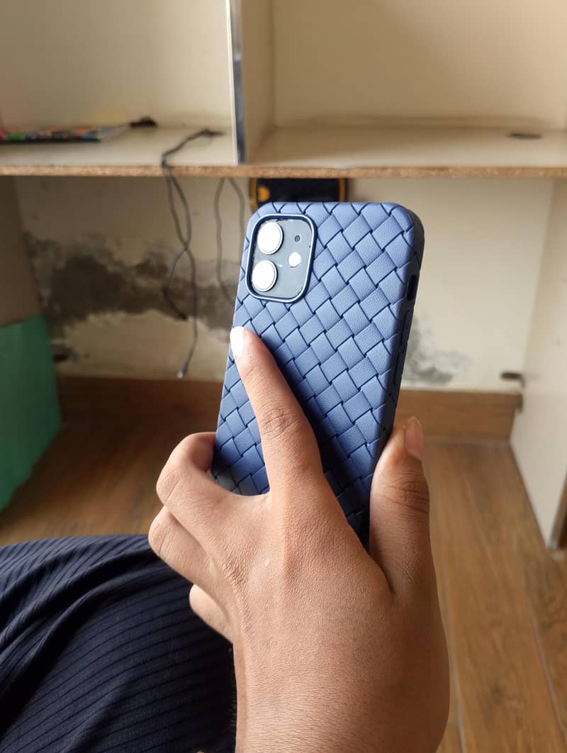 Apple iPhone 12 3