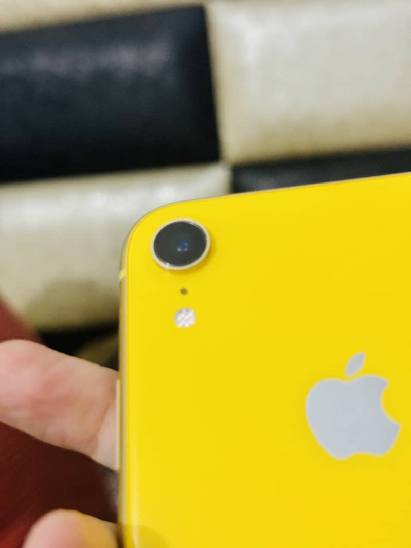 Apple iPhone XR 1