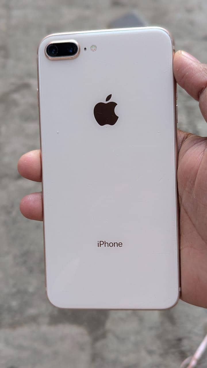 Apple iPhone 8 Plus 0