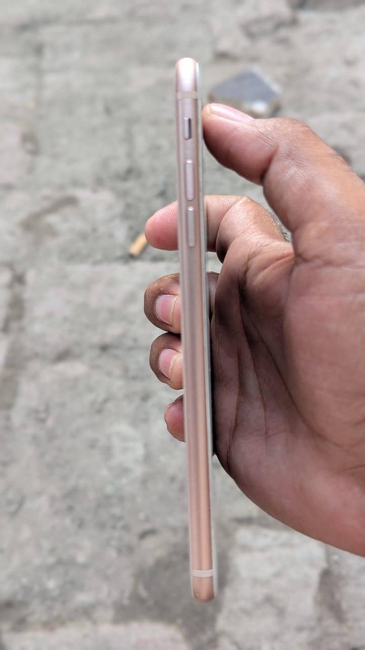 Apple iPhone 8 Plus 1