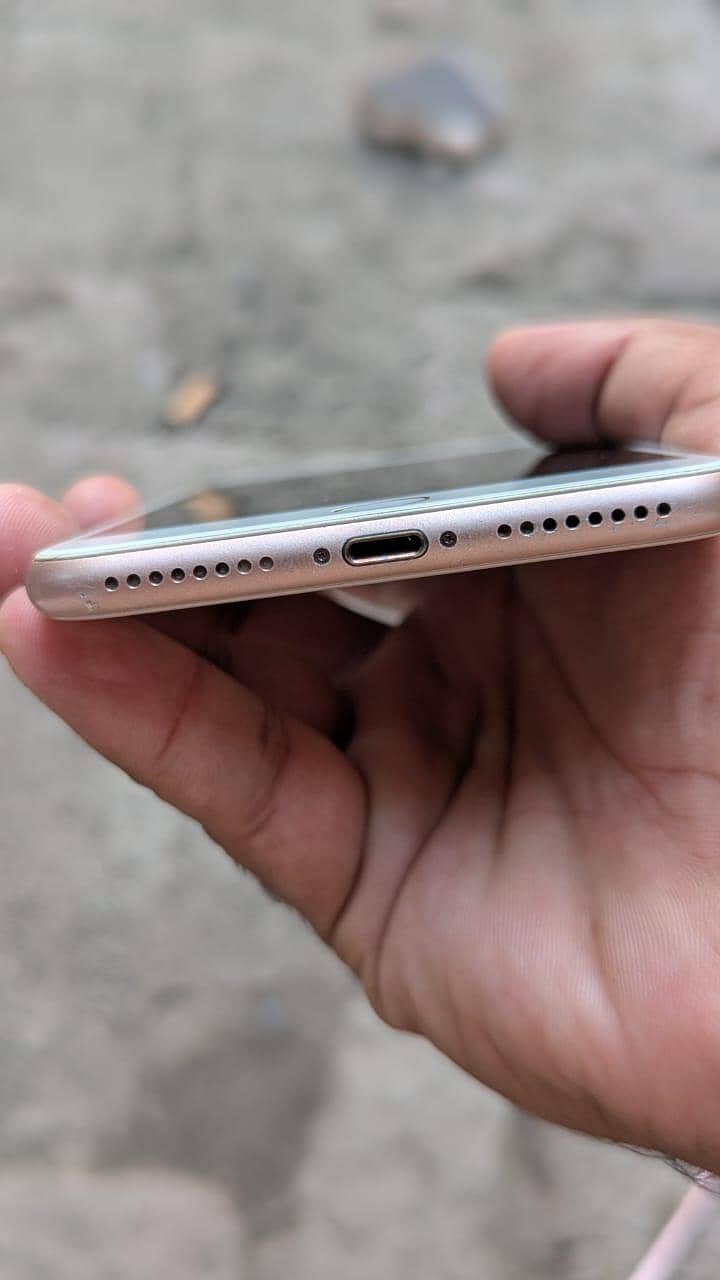 Apple iPhone 8 Plus 2