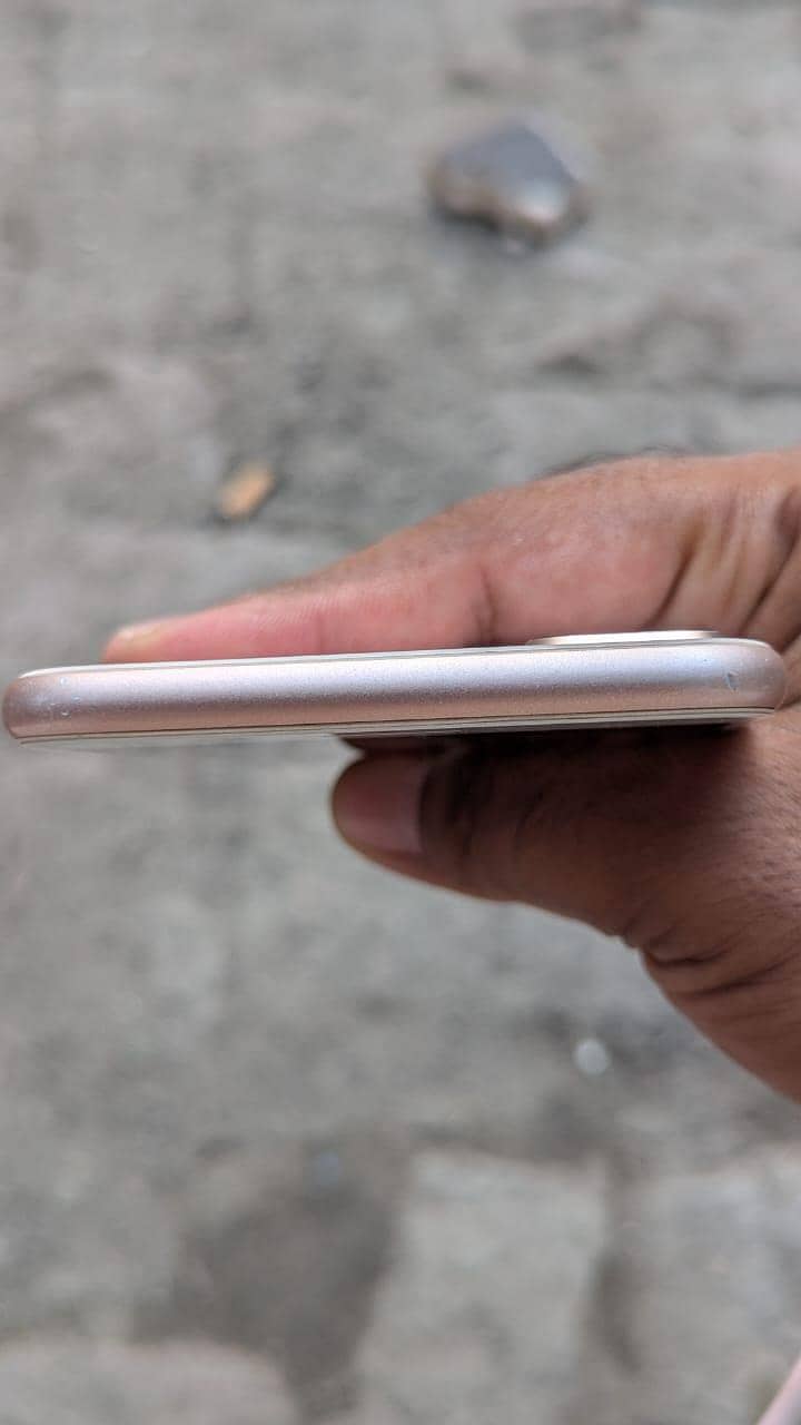 Apple iPhone 8 Plus 3