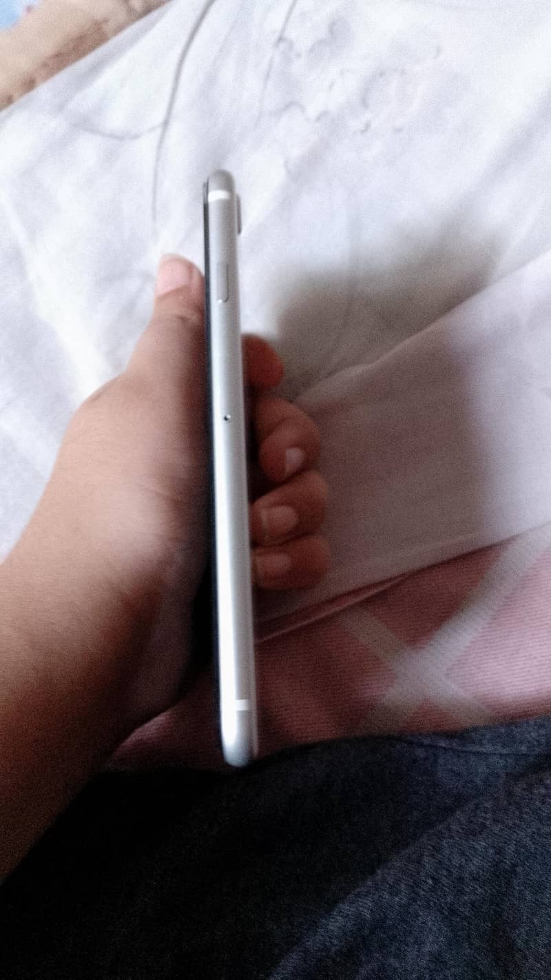 Apple iPhone SE 3