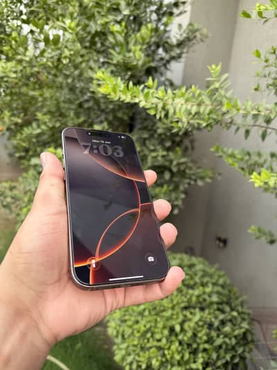 Apple iPhone 16 Pro Max