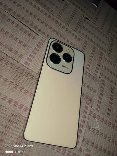 infinix hot 40 with box charger cable in new condition