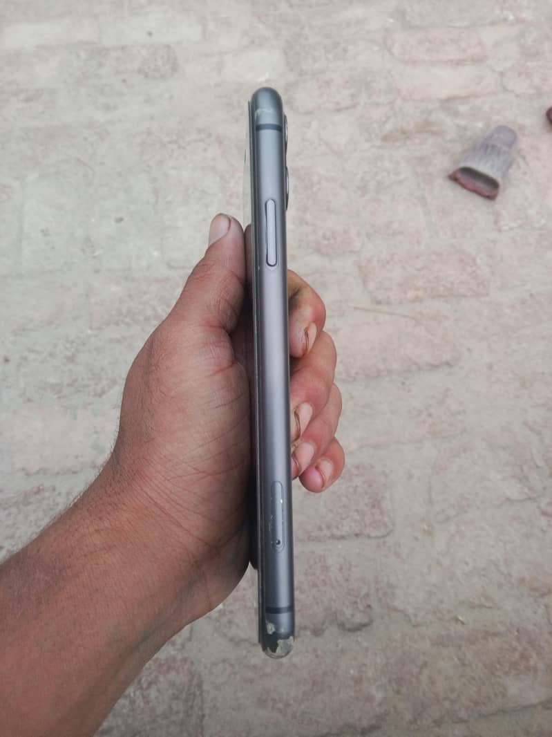 Apple iPhone 11 5