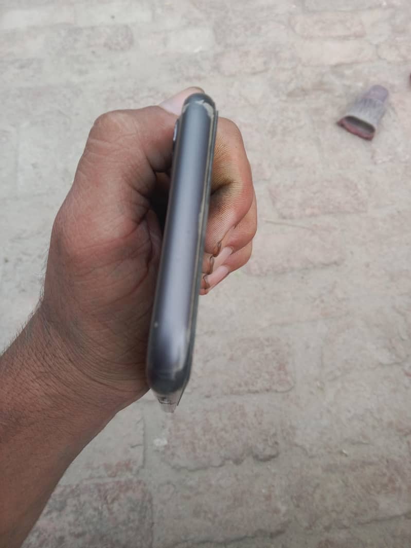 Apple iPhone 11 6