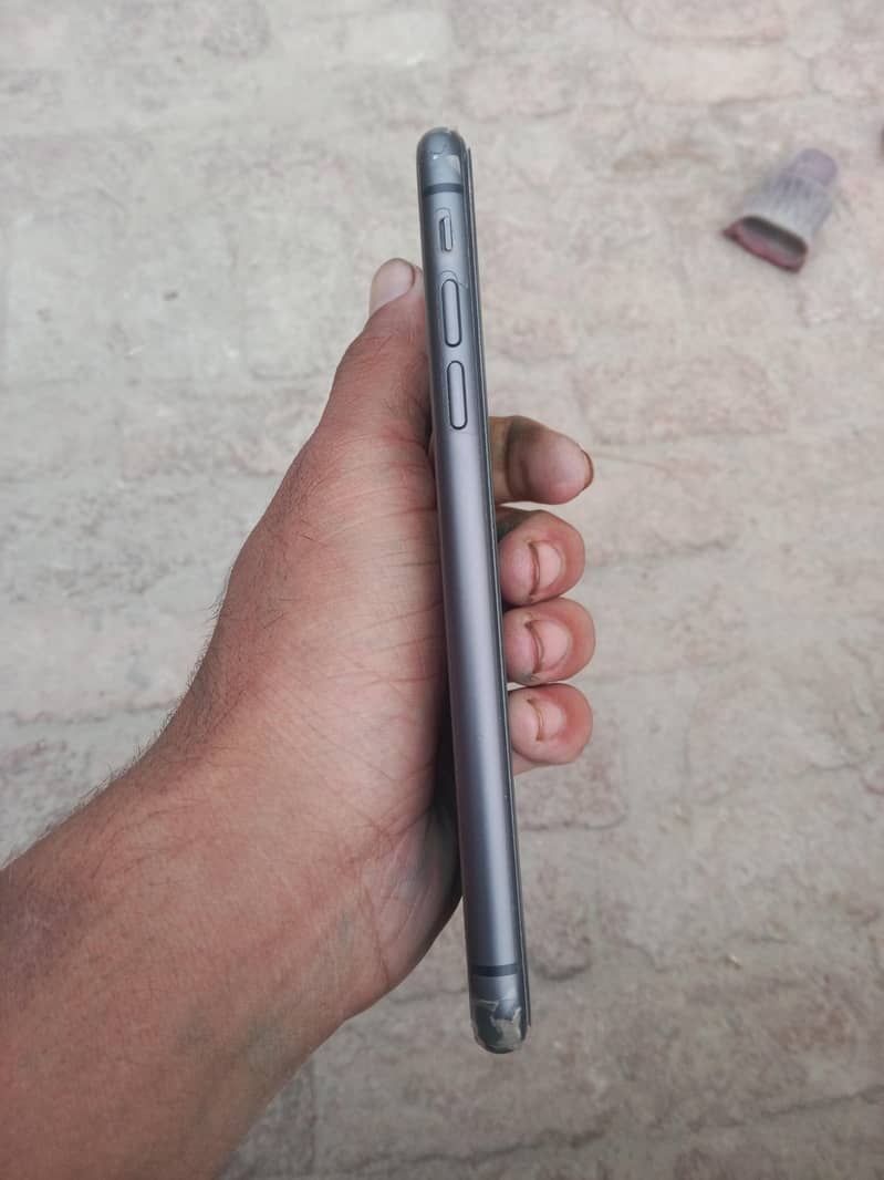 Apple iPhone 11 7