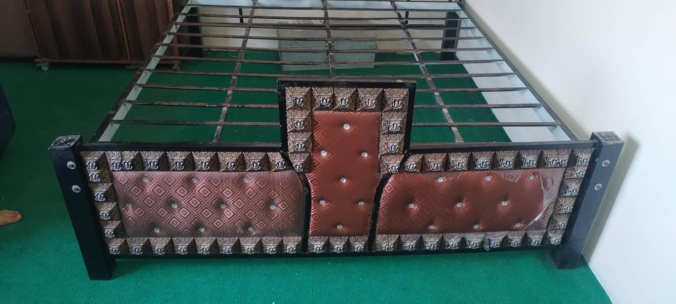 iron bed 1