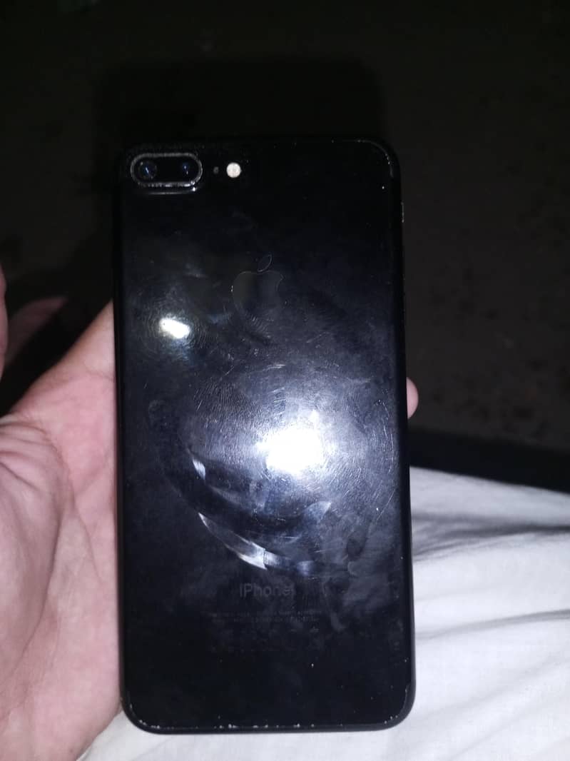 Apple iPhone 7 Plus 1