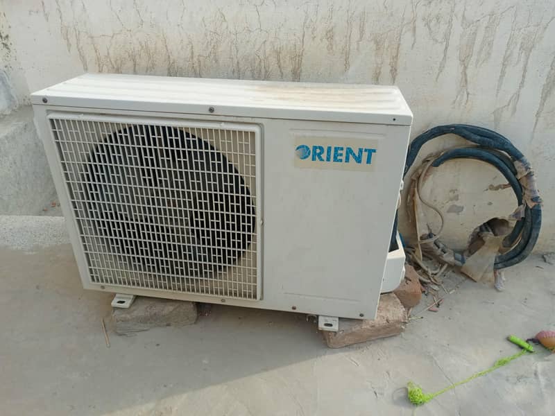 Orient AC 1