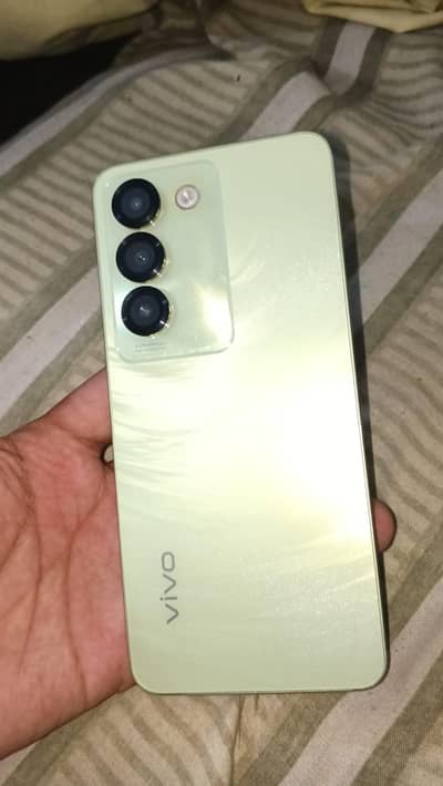 Vivo Y100