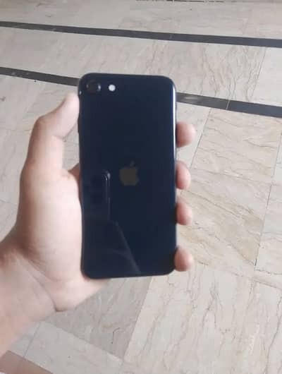 Apple iPhone SE / factory unlock /64GB