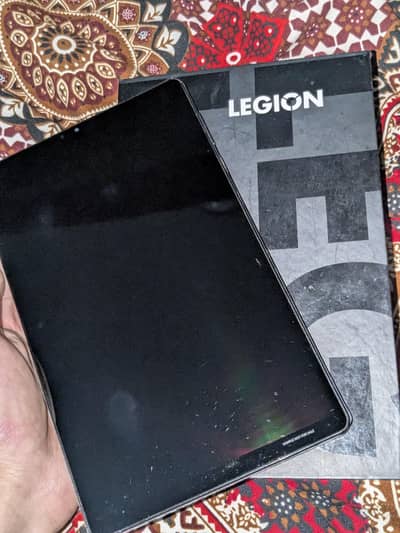 Lenovo Legion y700