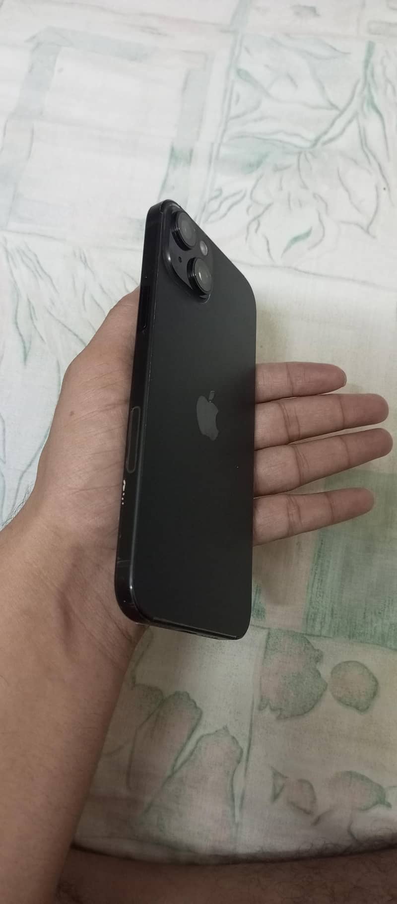 Apple iPhone 15 plus 3