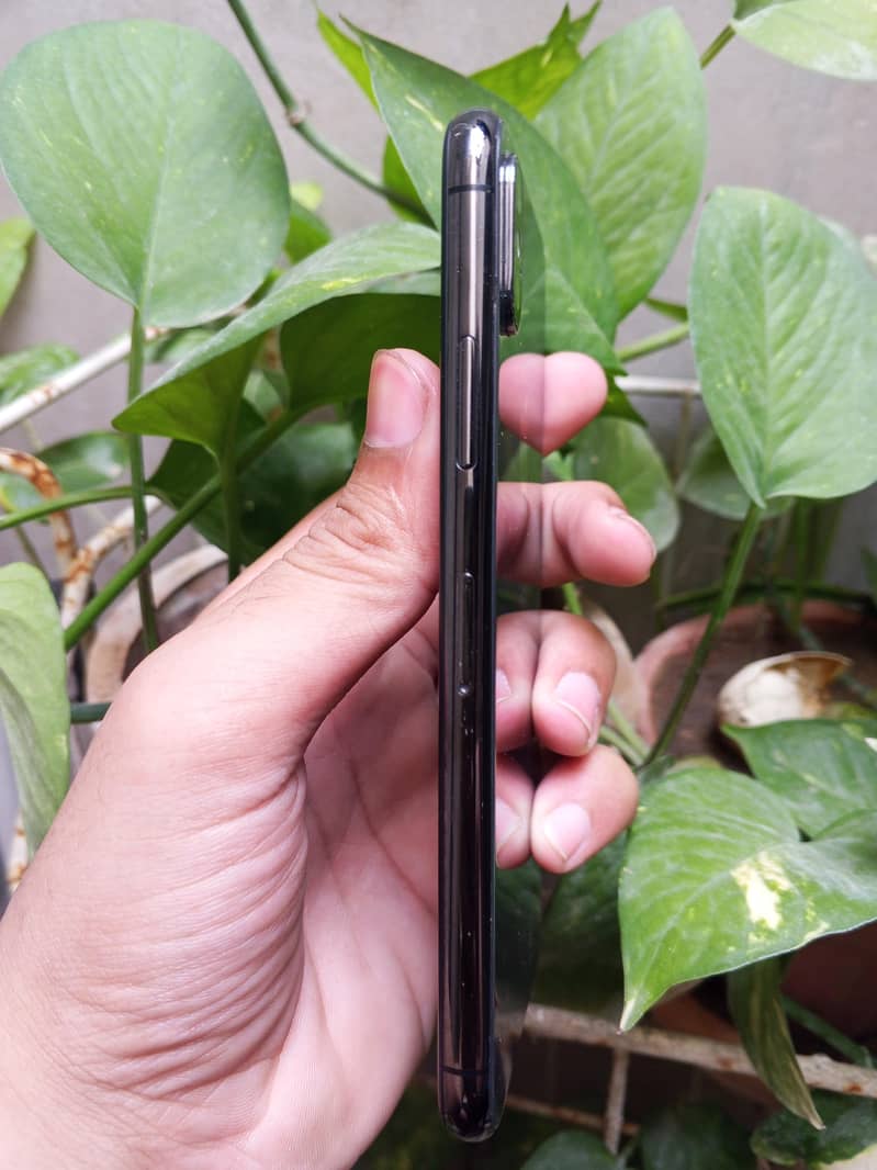 Apple iPhone X 1