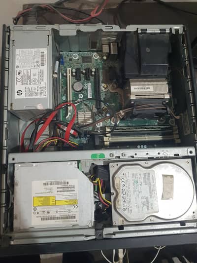HP elite desk g1 1TB HHD and 4gb ram. AMD A8 6 gen processer.