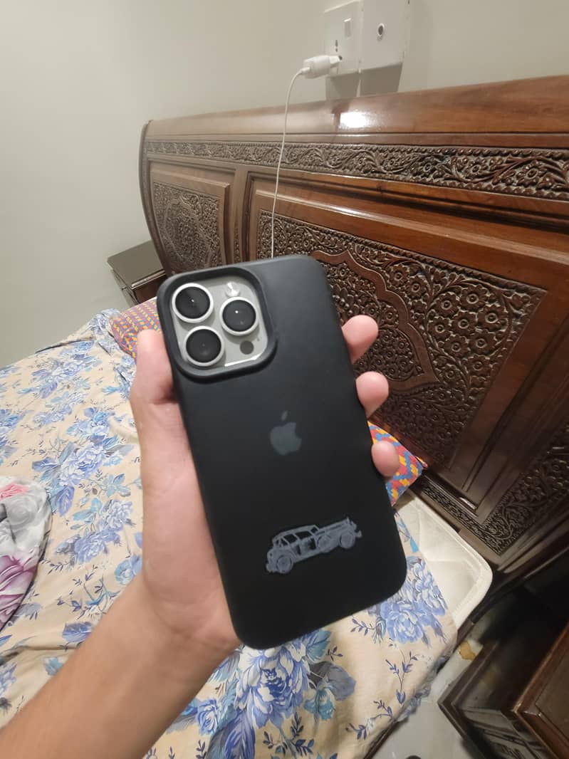 Apple iPhone 15 Pro Max 8