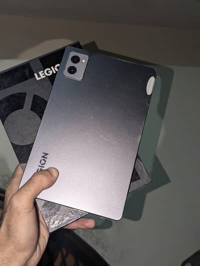 Lenovo legion y700