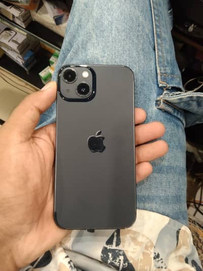 Apple iPhone 13