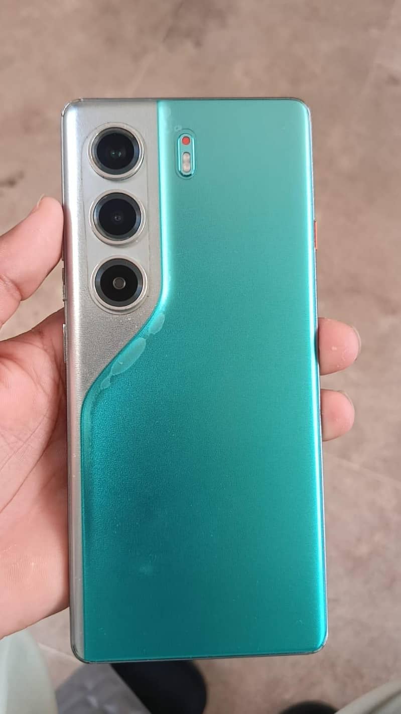 Tecno CAMON 40 Pro 2