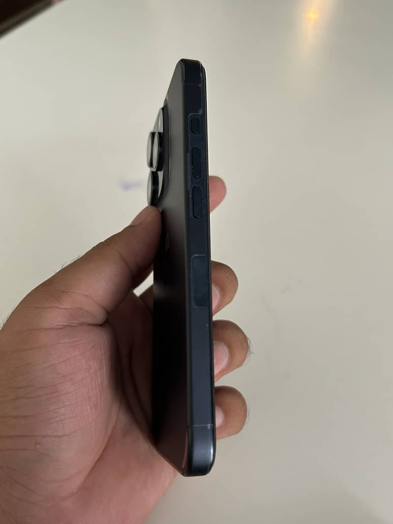 Apple iPhone 15 Pro 1