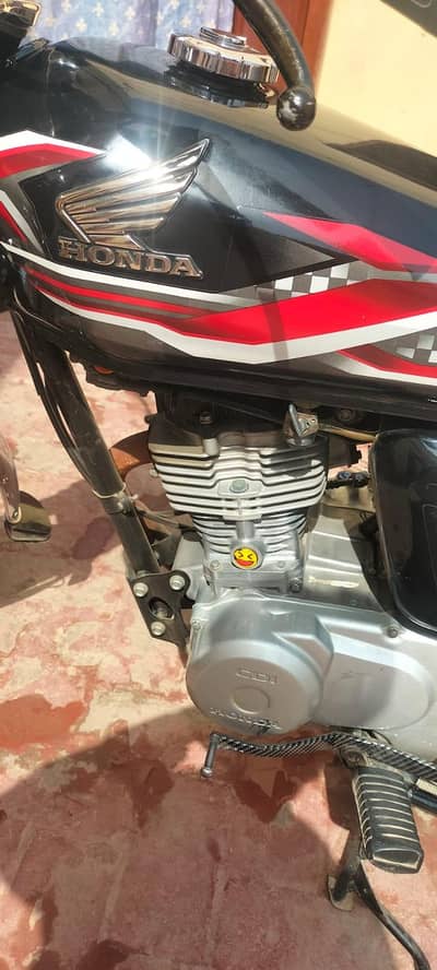 Honda 125 urgent sell  very good condition 03225393925