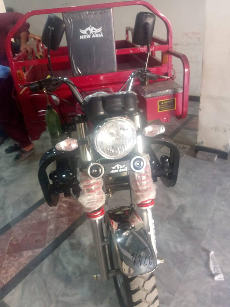 loader motorcycle driver 0