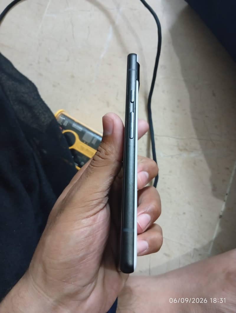 Google Pixel 6a 1