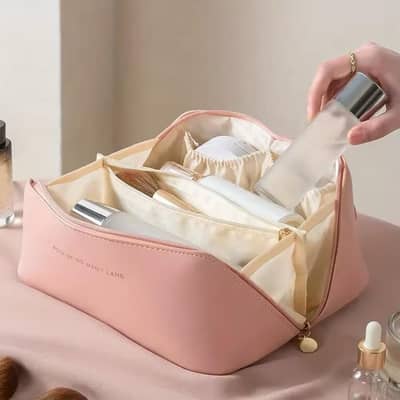Premium Quality Makeup Bag - Portable Cosmetic Organizer for Women