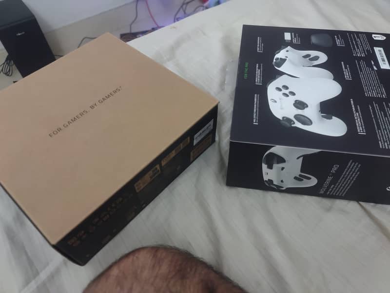 Razer Wolverine v3 pro 0