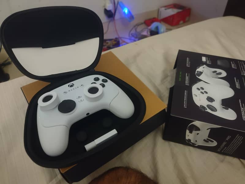Razer Wolverine v3 pro 1