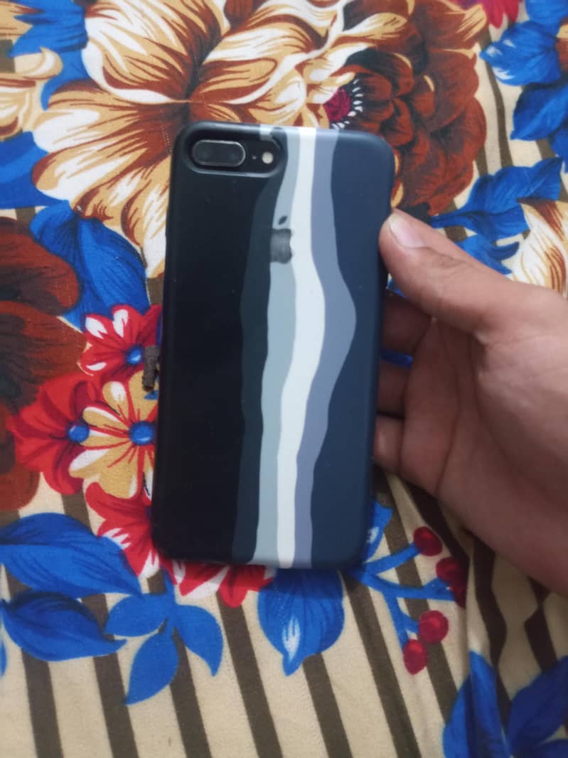Apple iPhone 7 Plus 1