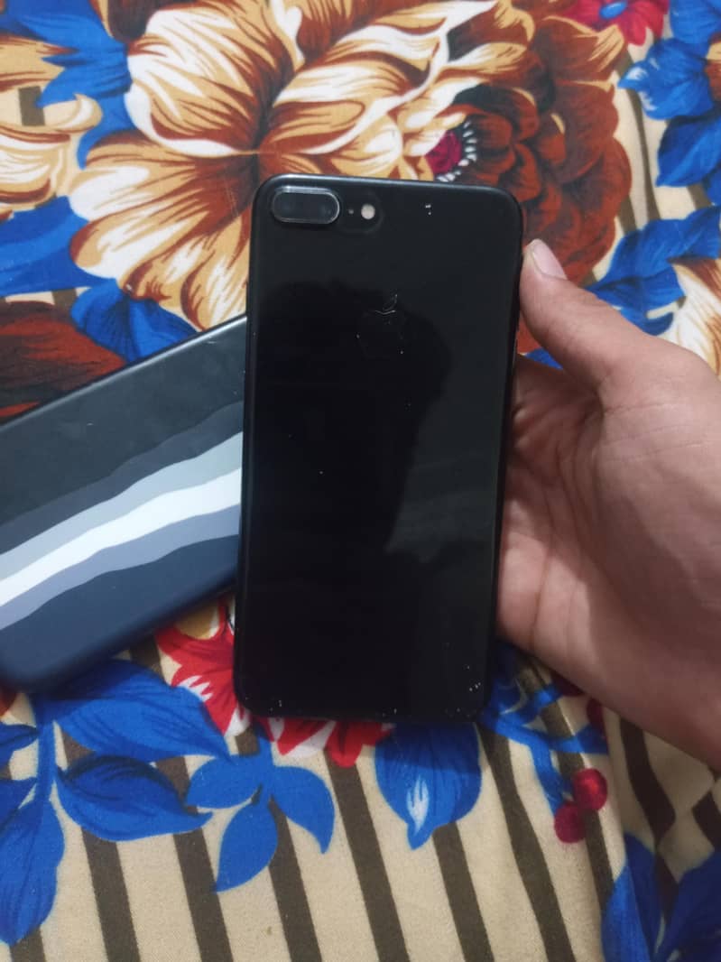 Apple iPhone 7 Plus 2