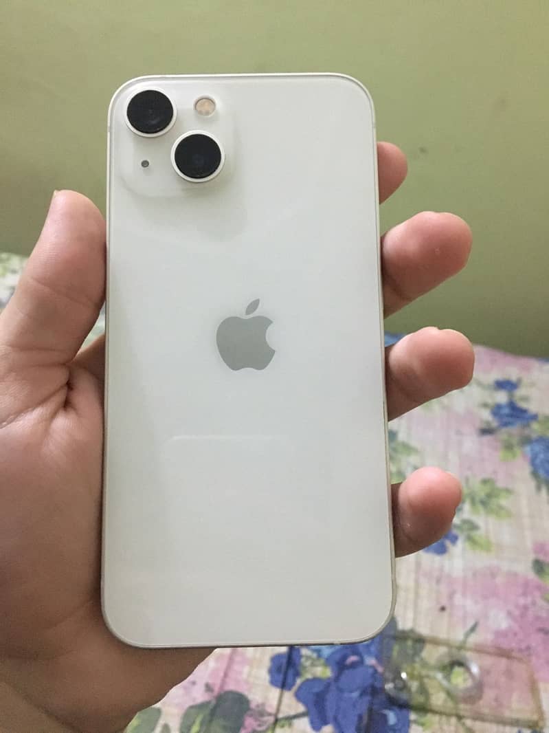 Apple iPhone 13 4