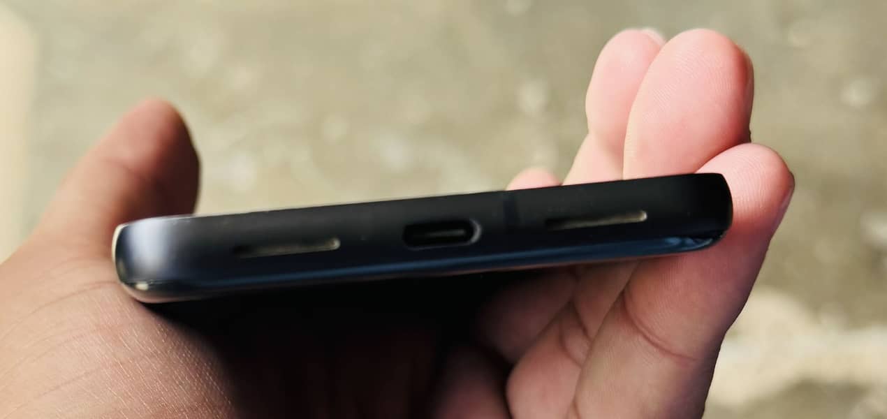 Google Pixel 8 4