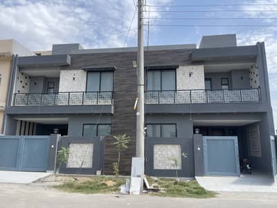 Prime Location In Grand Enclave 5 Marla House For Sale