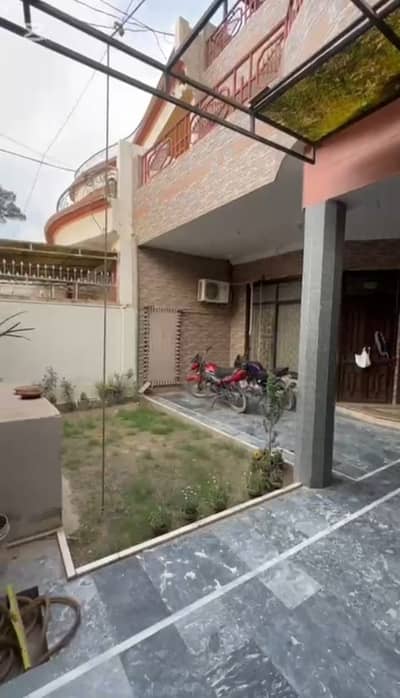 A Prime Location House Of 10 Marla In Rs. 32500000