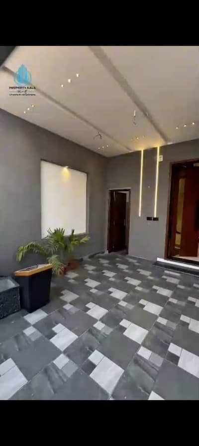 Prime Location In Royal Orchard 5 Marla House For Sale