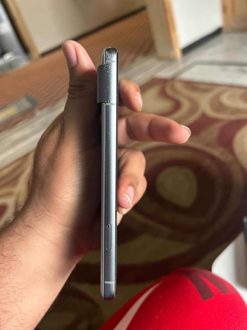 Google Pixel 8 4