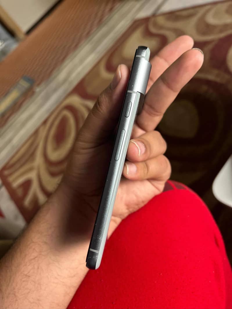 Google Pixel 8 5