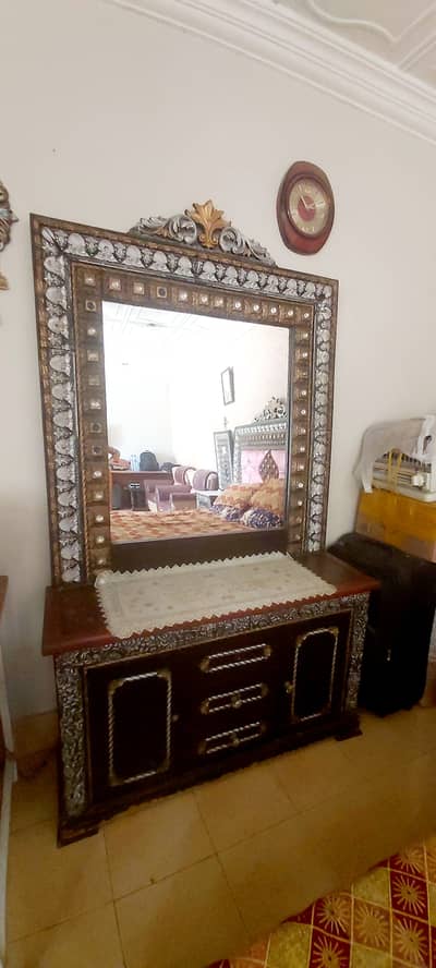 Dreessing table and show case