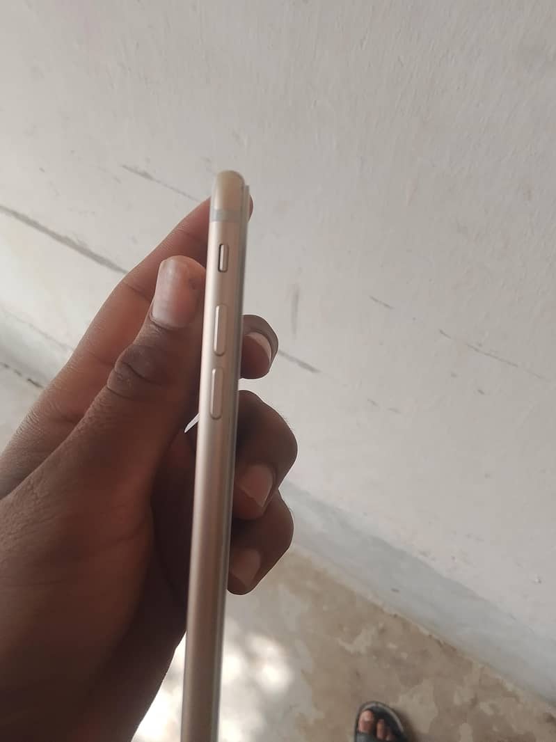 Apple iPhone 7 2