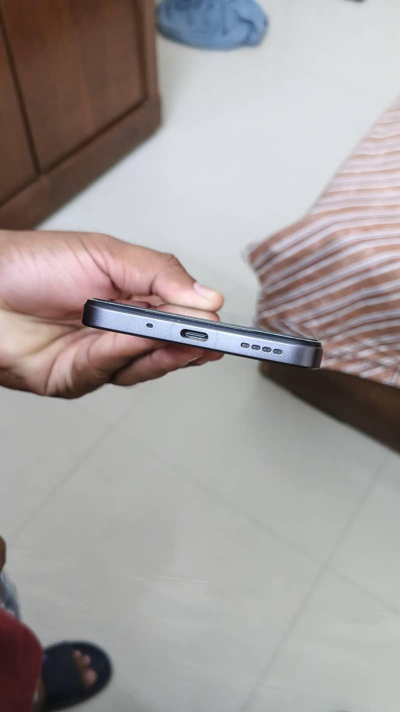 Realme C75 4
