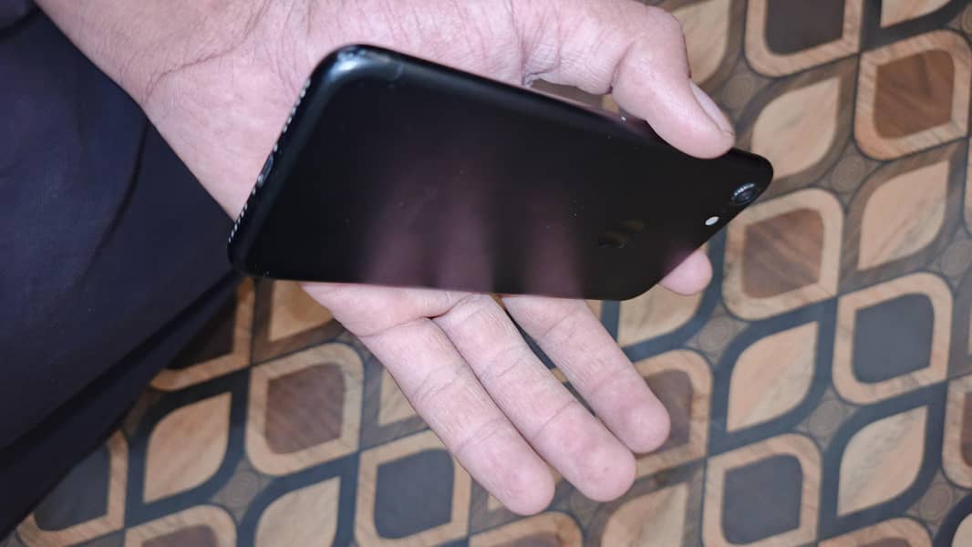 Apple iPhone 7 2