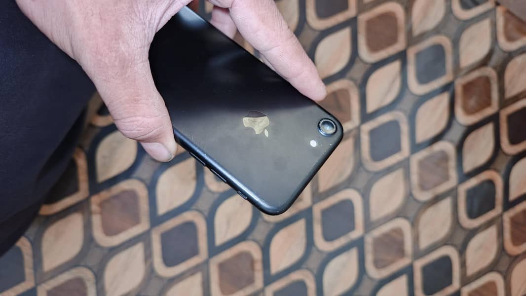 Apple iPhone 7 5