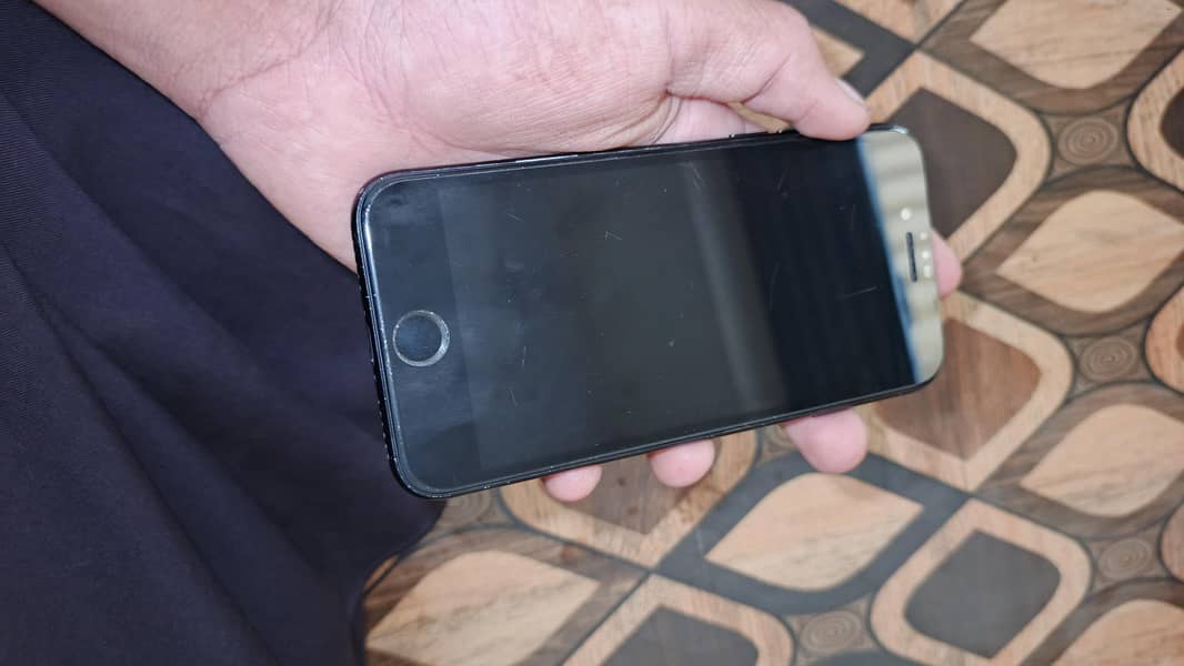 Apple iPhone 7 6