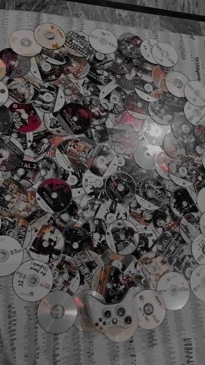 Collection of Damaged X box 360 CDs